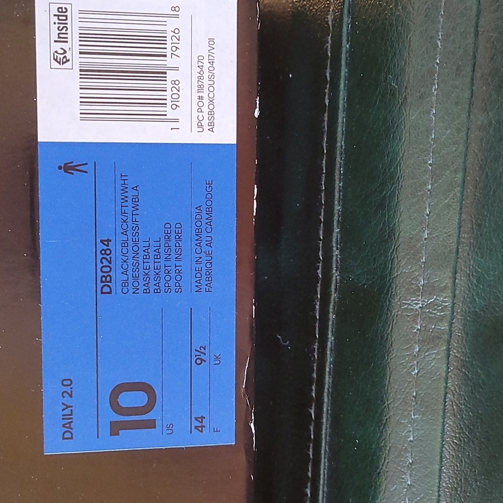 Adidas Men's Daily 2.0 size 10 US